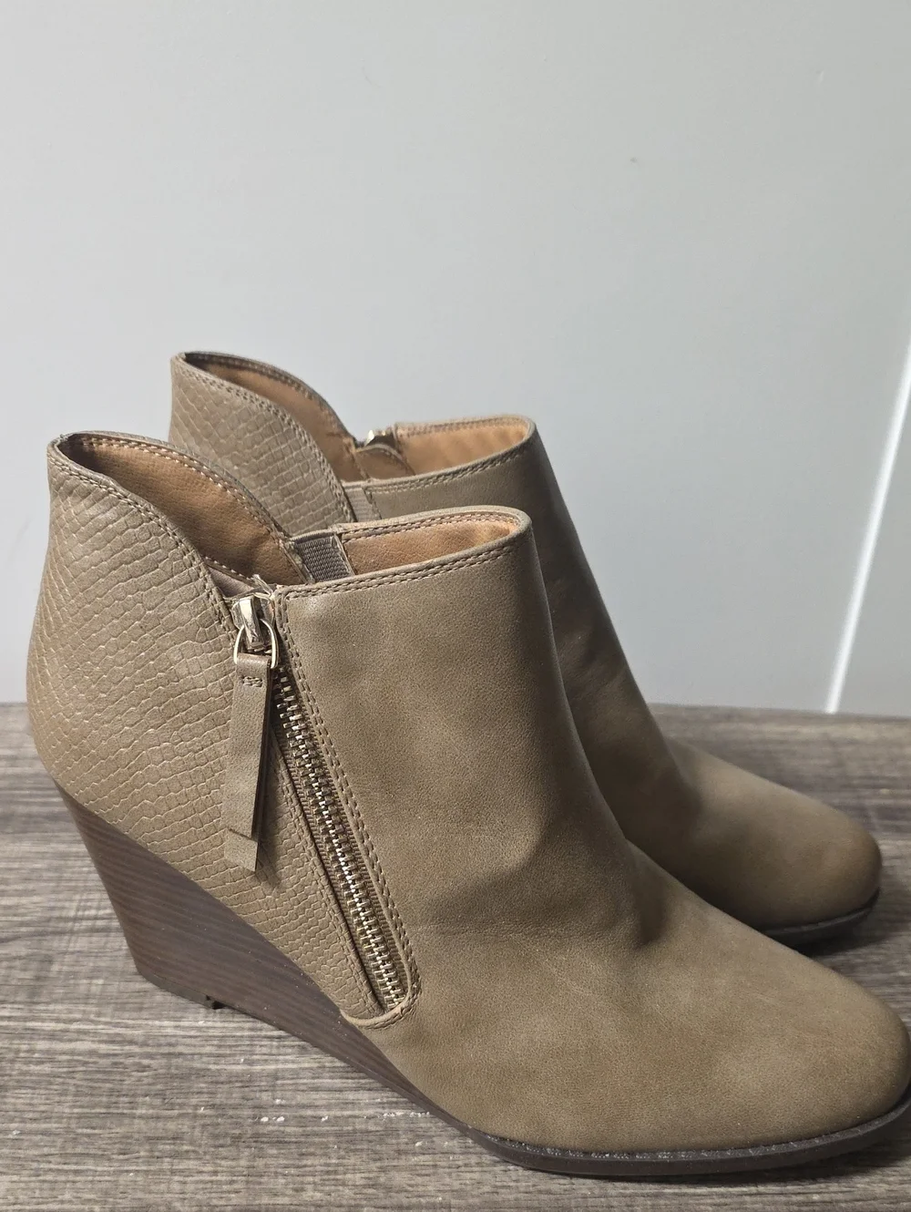 new directions Taupe Wedge Ankle Booties with Side Zip Size 9.5